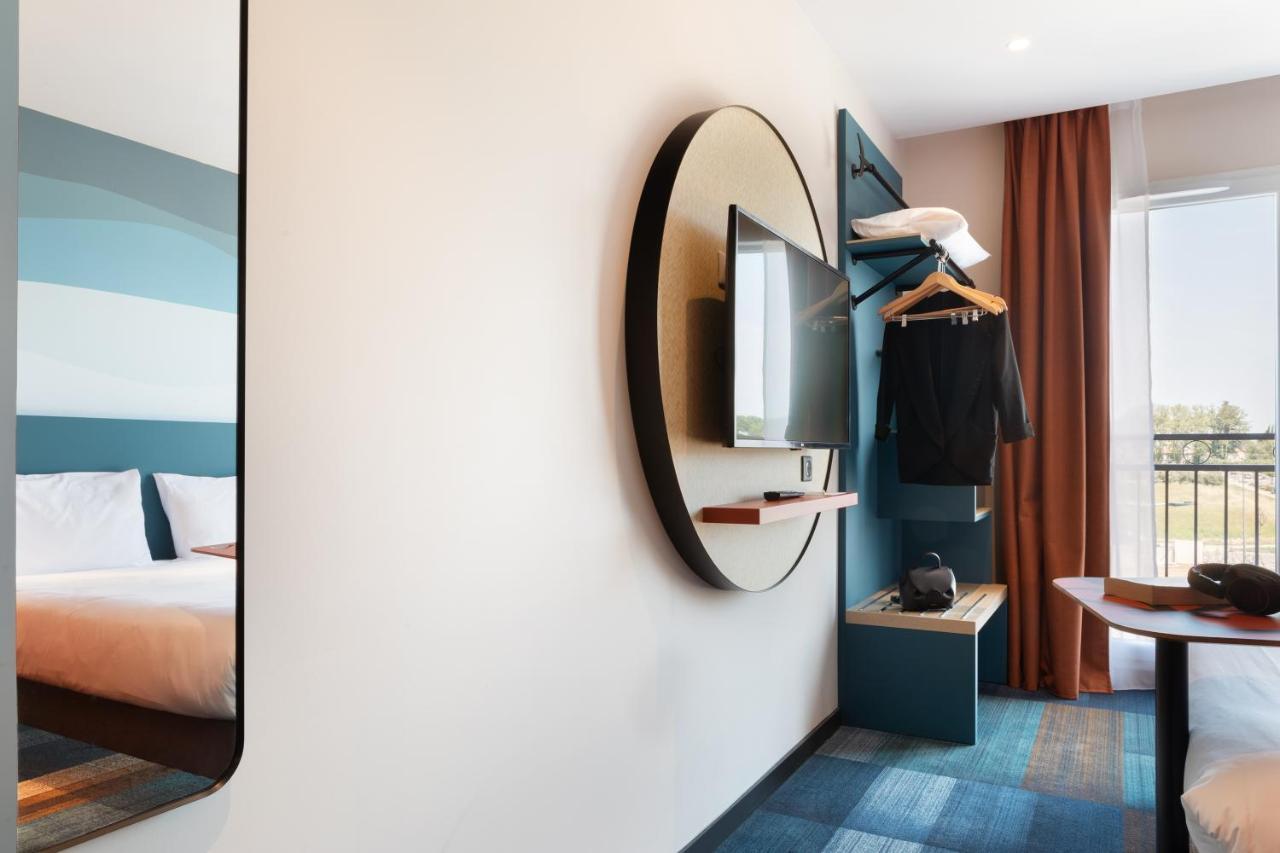 Ibis Styles Miramas Hotel Bagian luar foto