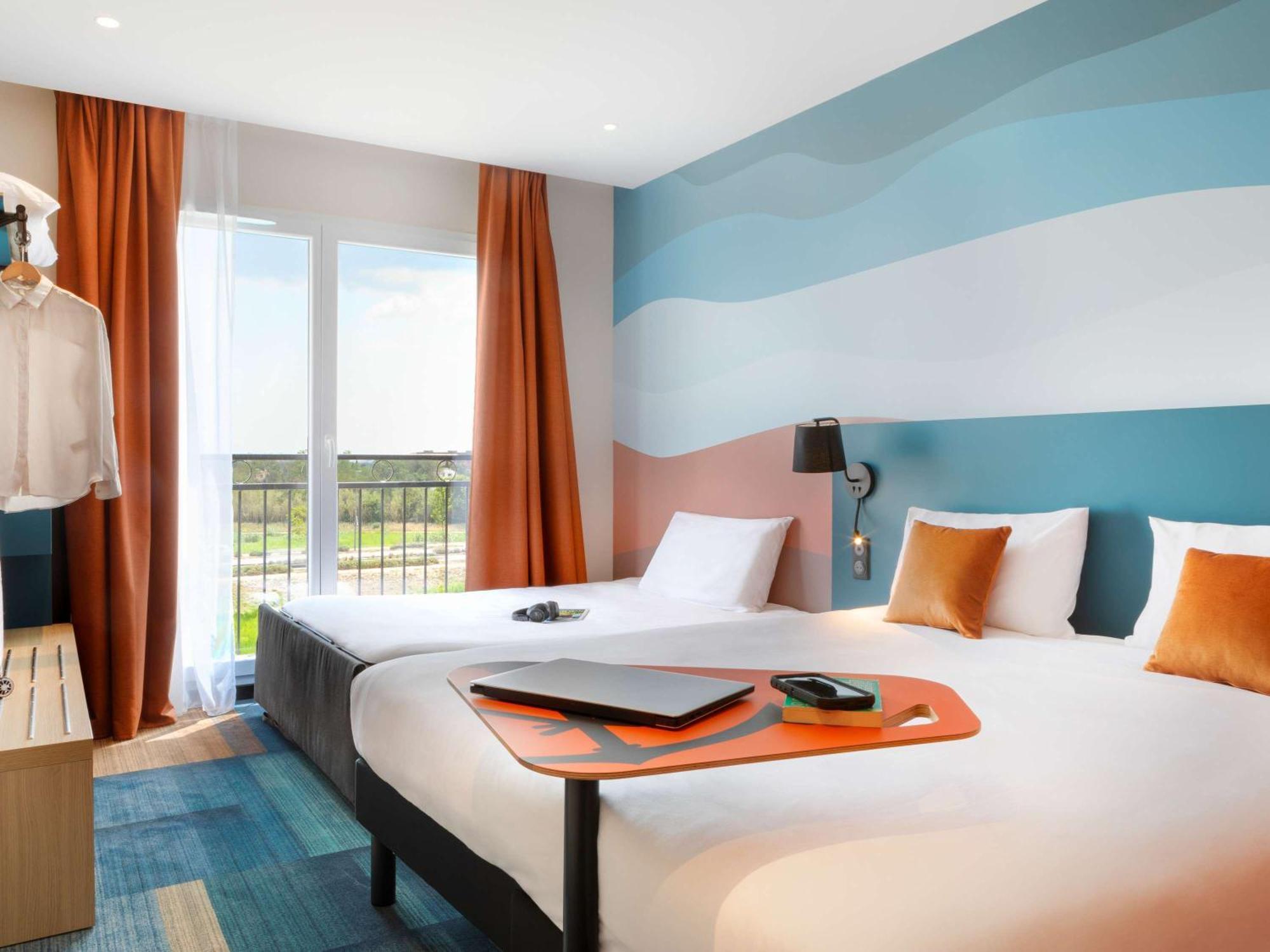 Ibis Styles Miramas Hotel Bagian luar foto
