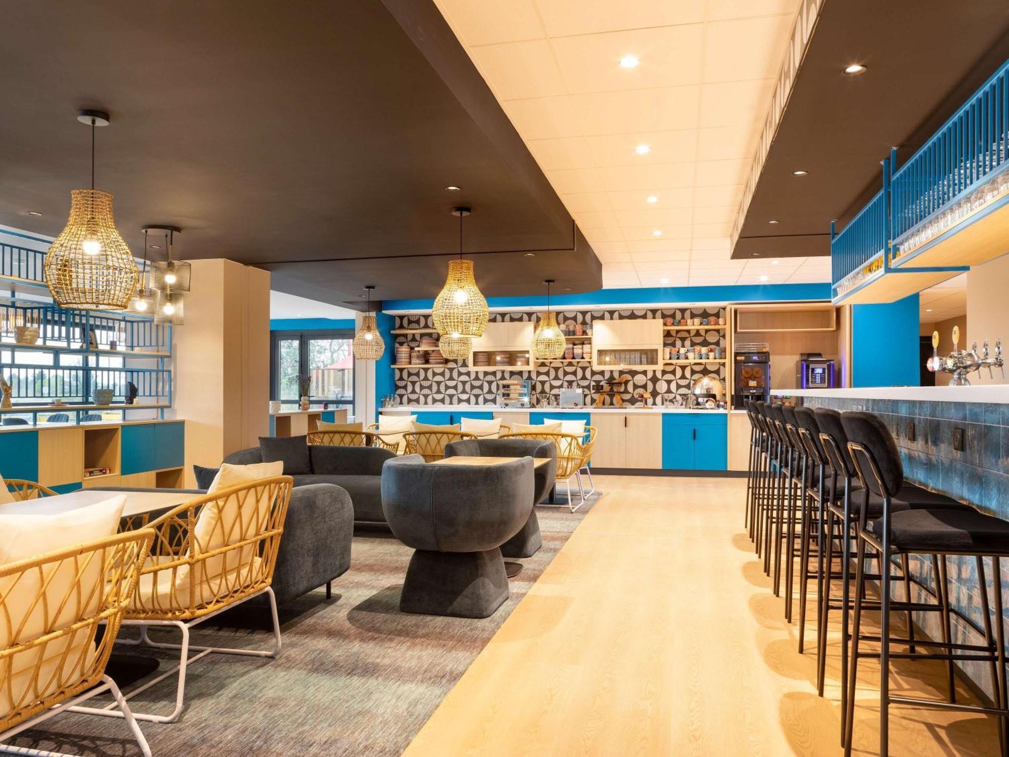 Ibis Styles Miramas Hotel Bagian luar foto
