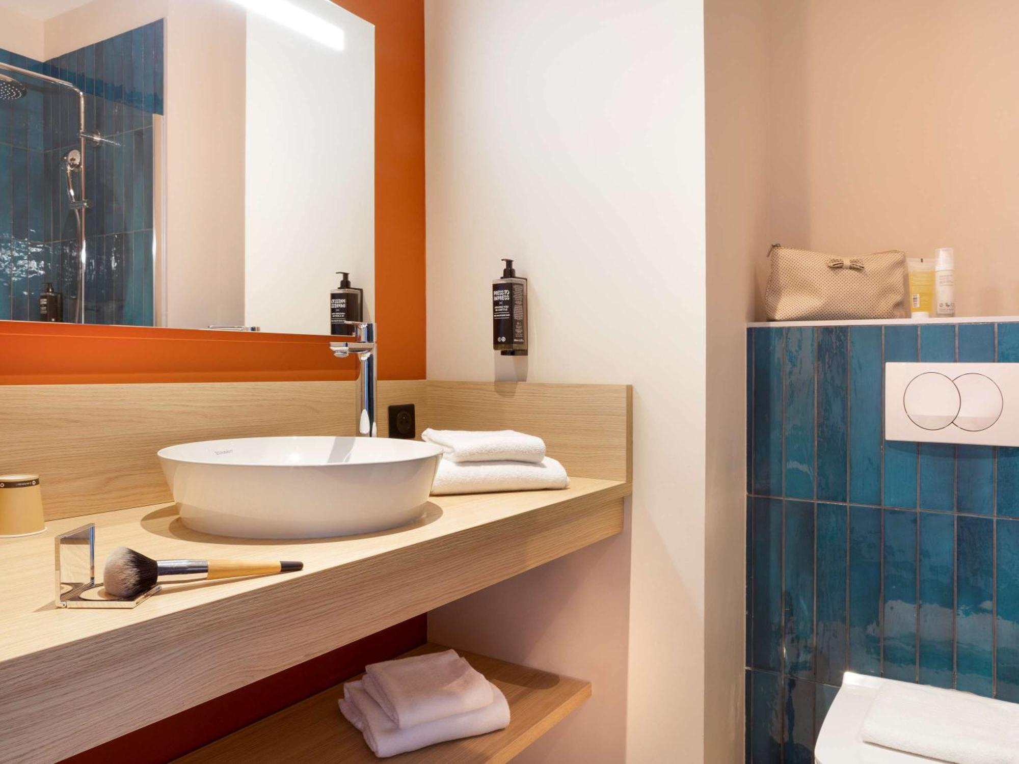 Ibis Styles Miramas Hotel Bagian luar foto