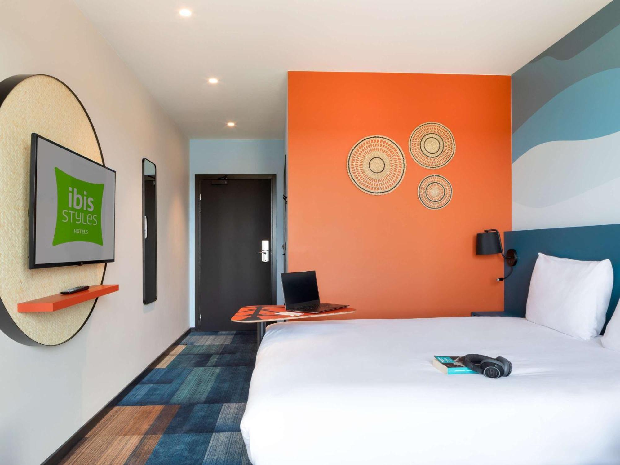 Ibis Styles Miramas Hotel Bagian luar foto