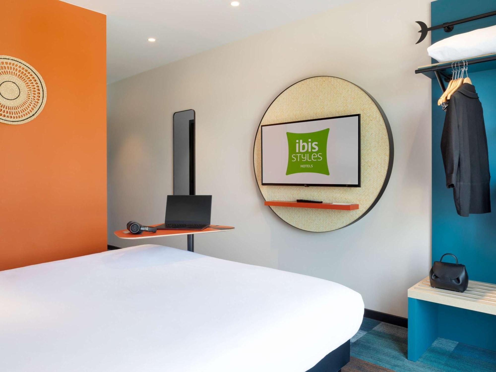 Ibis Styles Miramas Hotel Bagian luar foto