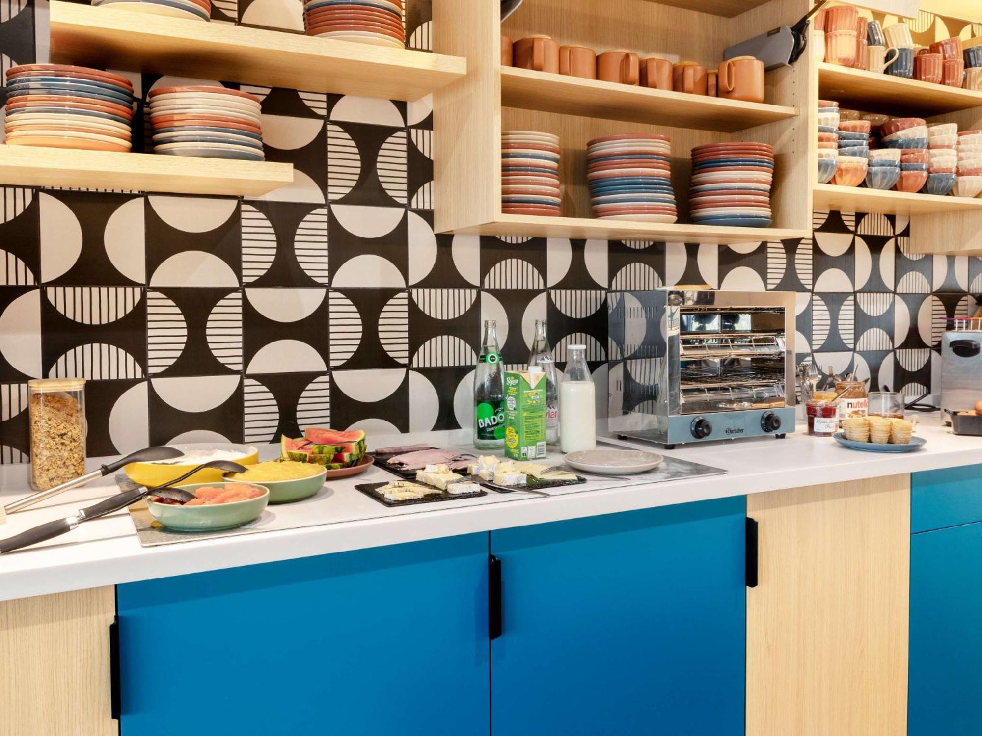 Ibis Styles Miramas Hotel Bagian luar foto