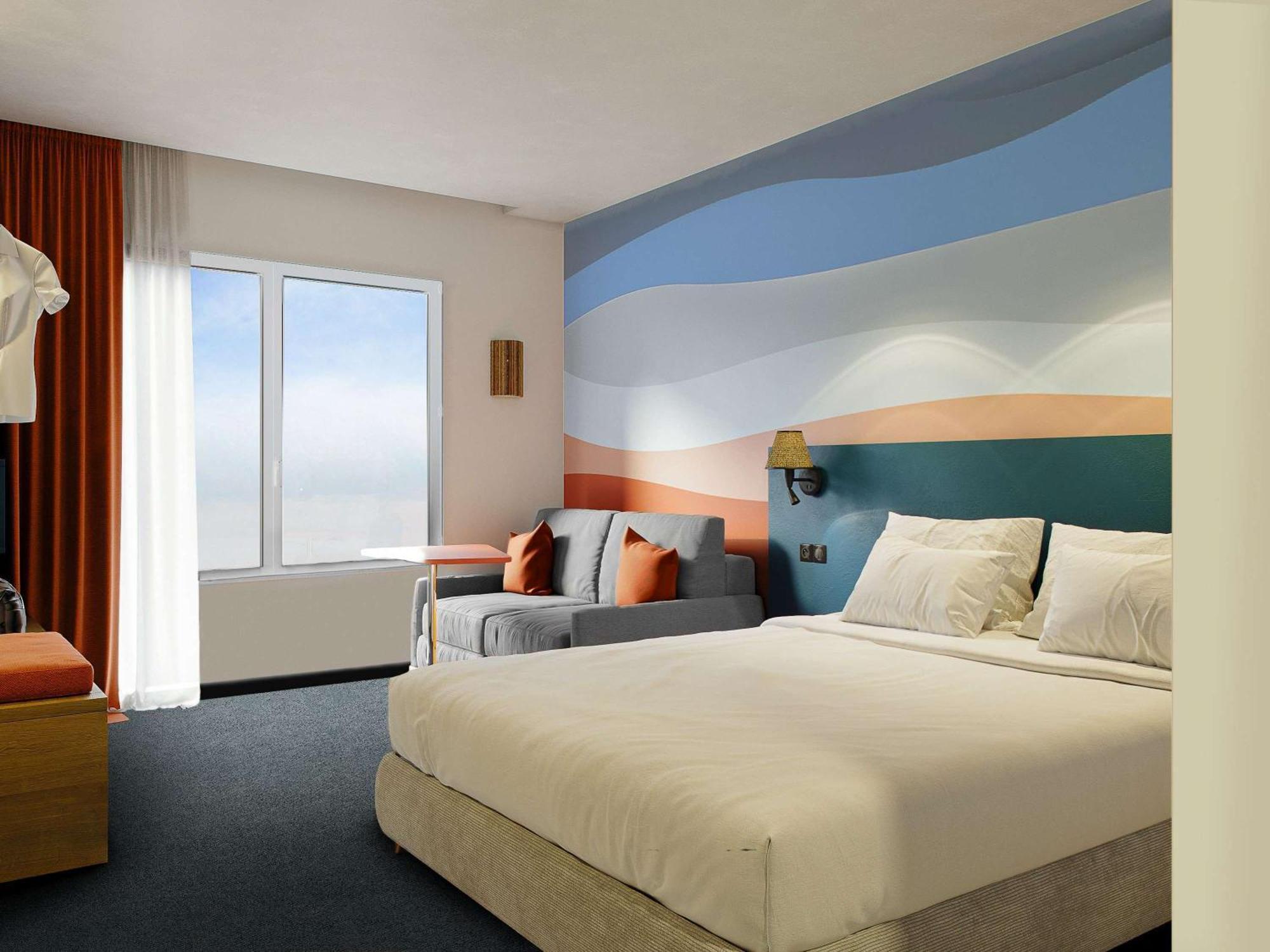 Ibis Styles Miramas Hotel Bagian luar foto